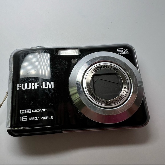 Fuji Fujifilm FinePix AX650 16MP Digital Camera With 5x Zoom With Storage Card - Picture 2 of 4